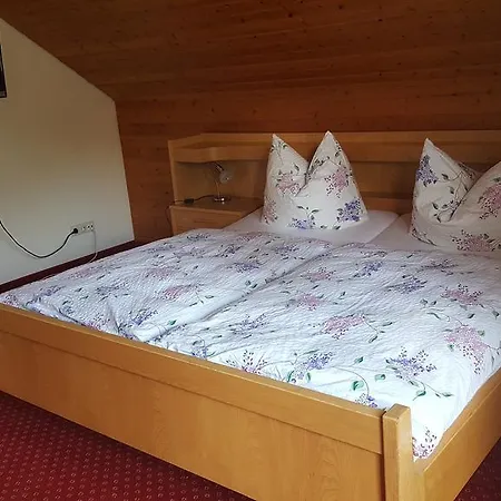 Gastehaus Feldbergblick 3*